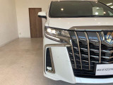 夜間走行や山道走行でも視界良好のLEDヘッドライト&LEDフォグランプ付き!