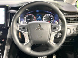 【純正革巻きステアリング】上質な革を使用することで、手にしっかり馴染みとても運転しやすいハンドルです♪