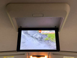 【純正フリップダウンモニター】付き☆後部座席に座りながら大画面でTVやDVDをお楽しみいただけます♪