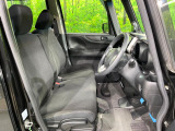 運転席シート廻りは使用感も少なく、良好な状態となっています。丁寧に使われていたことがよくわかりますね。