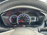 運転に必要な情報を一目で確認できるメーター。視認性の高い表示で安全運転をサポートします。ドライバーの安心を支えます。