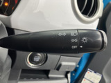 直感的な操作で、安全に車線変更や右左折が可能です。視認性の高い表示で、周囲の状況を把握しながら運転できます。