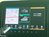 多彩な機能が凝縮された、使いやすいナビゲーションシステムを搭載。地図表示、オーディオ操作、スマートフォン連携など、快適なドライブをサポートします。
