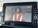 停車時に、お好みの番組を楽しめます。ご家族での長距離移動時や休憩時間に、お子様も楽しめるエンターテイメントを提供。