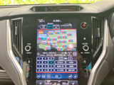 停車時にTV視聴が可能。移動時間を有効活用し、家族みんなで楽しめるエンターテイメント空間を提供します。後部座席の子供たちも喜ぶ機能です。