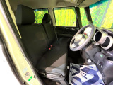 運転席シート廻りは使用感も少なく、良好な状態となっています。丁寧に使われていたことがよくわかりますね。