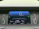 走行に必要な情報を一目で確認できます。シンプルで分かりやすい表示で、運転に集中できます。