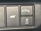 【パワーバックドア】スマートキーや運転席のボタンを押すだけでリアゲートが自動で開閉します!荷物を持っている時や、高い位置にあるバックドアを閉める際に便利な機能です♪