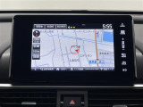 【Honda Connect対応】専用アプリをスマートフォンにダウンロードすることにより、離れた場所からエアコンを操作したり、クルマの位置情報を確認することができます。
