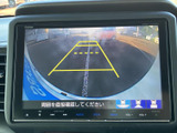 駐車や後退時の安全をサポートするバックモニター。後方の状況を把握し、スムーズな運転をアシストします。