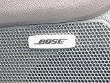 【BOSEサウンドシステム】メーカーオプションの高品位サウンドシステムを搭載。専用のチューニングが施された大小様々なスピーカーから良質なサウンドが奏でられ、臨場感あふれる音響空間を演出します。