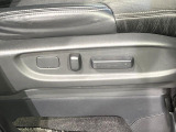 【パワーシート】スイッチ一つで簡単にシートの微調整が可能!電動だから力もいりません!快適なシートポジションにセットして、快適なドライブをお楽しみください。