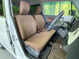 運転席シート廻りは使用感も少なく、良好な状態となっています。丁寧に使われていたことがよくわかりますね。