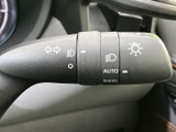 視認性の高いウインカーレバーで、安全な車内操作をサポートします。周囲へのアピールも効果的に行えます。