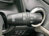 直感的な操作で、安全な車線変更をサポートします。視認性の高いデザインで、夜間走行時でも安心です。