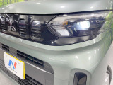 【LEDヘッドライト】悪天候や夜間走行時も良好な視界を確保し安心して運転できる高輝度LEDヘッドライトを装備!点灯速度が早く、消費電力も抑えられています。