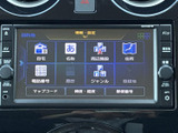 使いやすいインターフェースで、目的地設定や音楽再生をスムーズに行えます。ドライブをより快適に演出します。