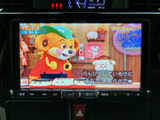 停車時に映像を楽しめるTV機能。お子様連れのご家族旅行など、移動時間を有効活用できます。