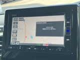 鮮やかな画面で、目的地までのルート案内やエンターテイメントをお楽しみいただけます。Bluetooth接続も可能で、ハンズフリー通話も快適です。