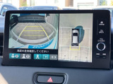 高画質のモニター画面で、安全確認をサポート。駐車時や後退時の視界を広げ、運転を安心と快適にします。