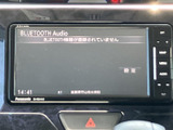 Bluetooth接続で、スマートフォン内の音楽をワイヤレスで楽しめます。お好みの音楽で快適なドライブを演出できます。
