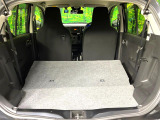 普段のお買い物や通勤、送迎等に十分な荷室スペースを確保しております。セカンドシートを倒すと、大きな荷物の積載も可能です♪