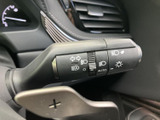 ウインカー操作に加え、様々な機能も集中させたレバー。スムーズな操作で安全運転を心がけましょう。