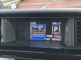 車両情報や設定、各種警告が表示され、運転中の状況把握を助けます。表示内容も分かりやすく、安全運転をサポートする頼れるパートナーです。