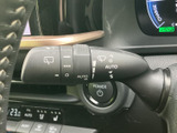 視界を良好に保つワイパーレバーが搭載されています。天候に左右されず、安全運転をサポートします。