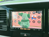 停車時にテレビ視聴が可能。お子様連れのご家族でも、後部座席で快適にお過ごしいただけます。