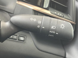 視界をクリアに保つワイパーシステム。雨天時でも安全な運転をサポートし、快適なドライビングを約束します。