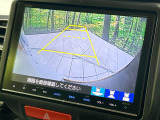 【バックカメラ】駐車時に後方がリアルタイム映像で確認できます。大型商業施設や立体駐車場での駐車時や、夜間のバック時に大活躍!運転スキルに関わらず、今や必須となった装備のひとつです!
