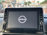 鮮やかな画面表示で、目的地設定や各種操作がスムーズに行えます。お気に入りの音楽やナビ機能で快適なドライブをサポートしてくれるでしょう。
