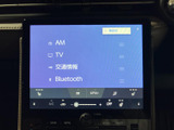 多彩なオーディオソースに対応し、高音質なサウンドを堪能できます。お好みの音楽やラジオで、快適なドライブを演出します。