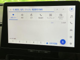 スマートフォン連携機能も搭載しており、様々なアプリを車内でも活用できます。快適なドライブをサポート。