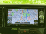 鮮明な地図表示で、安全運転をサポートします。最新の交通情報も確認できます。