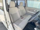運転席シート廻りは使用感も少なく、良好な状態となっています。前オーナー様が丁寧に使っていたことがよくわかりますね。