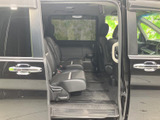 ゆったりとした空間で、リラックスしたドライブを楽しめます。座り心地にもこだわったシートが、長距離移動も快適にします。
