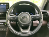 握りやすいステアリングで、長距離運転でも疲れにくい設計となっています。操作もスムーズで快適なドライビングをサポートします。