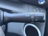 視認性の高い操作で、安全な車線変更をサポートします。スムーズな操作感で、運転をより快適にします。