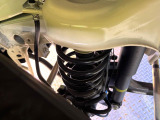 お車を安心してお乗りいただく為には、足回りの定期点検が欠かせません。サービスサポート(有償保証)では無料点検もご提供しており、安心のカーライフをお過ごしいただけるサポート体制が整っています。