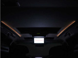 夜間に室内を照らしてくれるルームライトです