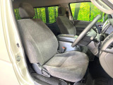運転席シート廻りは使用感も少なく、良好な状態となっています。丁寧に使われていたことがよくわかりますね。