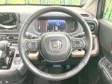 【純正革巻きステアリング】上質な革を使用することで、手にしっかり馴染みとても運転しやすいハンドルです♪