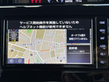多彩な機能が搭載されたナビゲーションシステムで、目的地までのルート検索や車両情報確認がスムーズに行えます。快適なドライブをサポートする頼もしい相棒です。