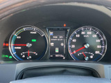 スタイリッシュなデザインのメーターは、車両情報を一目で確認できます。視認性の高い表示で、安全運転をサポートします。