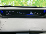 直感的に情報を把握できるメーターデザインで、運転状況をスムーズに確認できます。必要な情報を分かりやすく表示します。