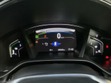 スタイリッシュなデザインのメーターで、車両の状態をひと目で確認できます。運転に必要な情報を分かりやすく表示し、安全な運転をサポートします。