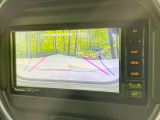 【バックカメラ】駐車時に後方がリアルタイム映像で確認できます。大型商業施設や立体駐車場での駐車時や、夜間のバック時に大活躍!運転スキルに関わらず、今や必須となった装備のひとつです!