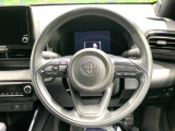 インテリアに合わせたデザインのステアリングは、運転される方のことも考え、運転しやすい形状、大きさです。是非一度、実際に触ってお確かめください。